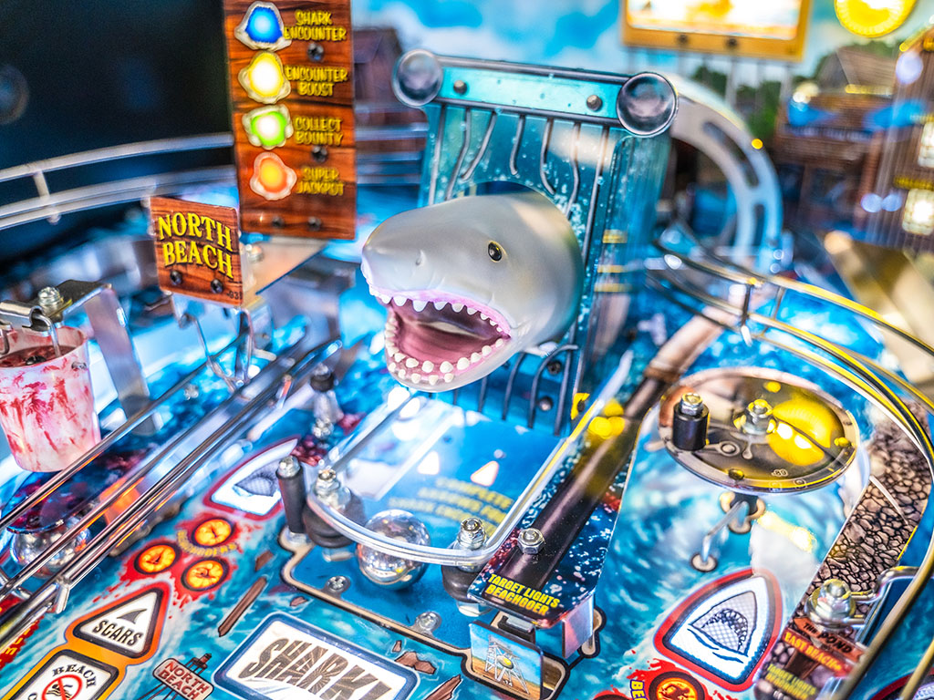 Jaws Pro Pinball Machine - Great White Shark